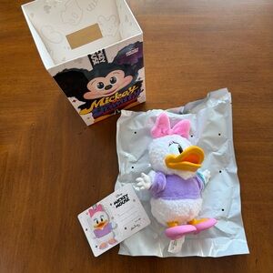 Pop Mart Disney Mickey and Family - Daisy